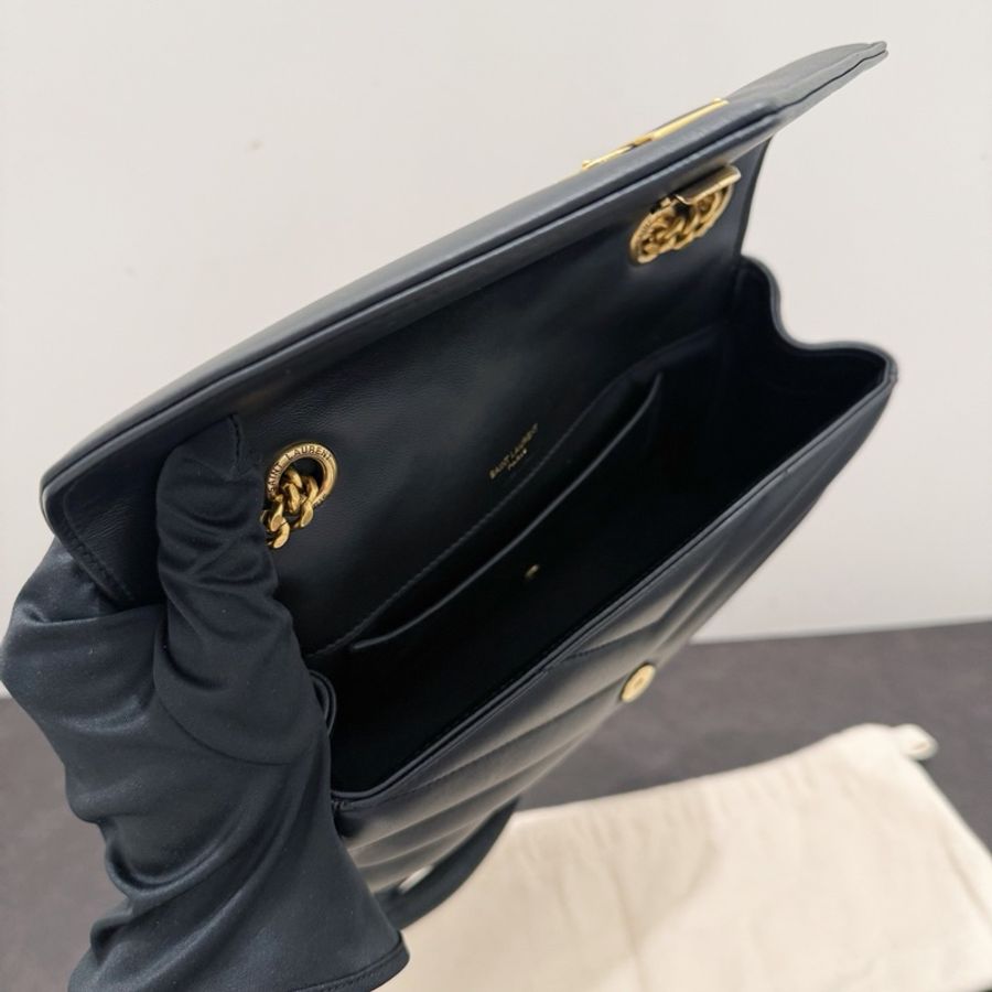YSL聖羅蘭 LOULOU系列黑金V紋羊皮信封包 鏈條包小號-6
