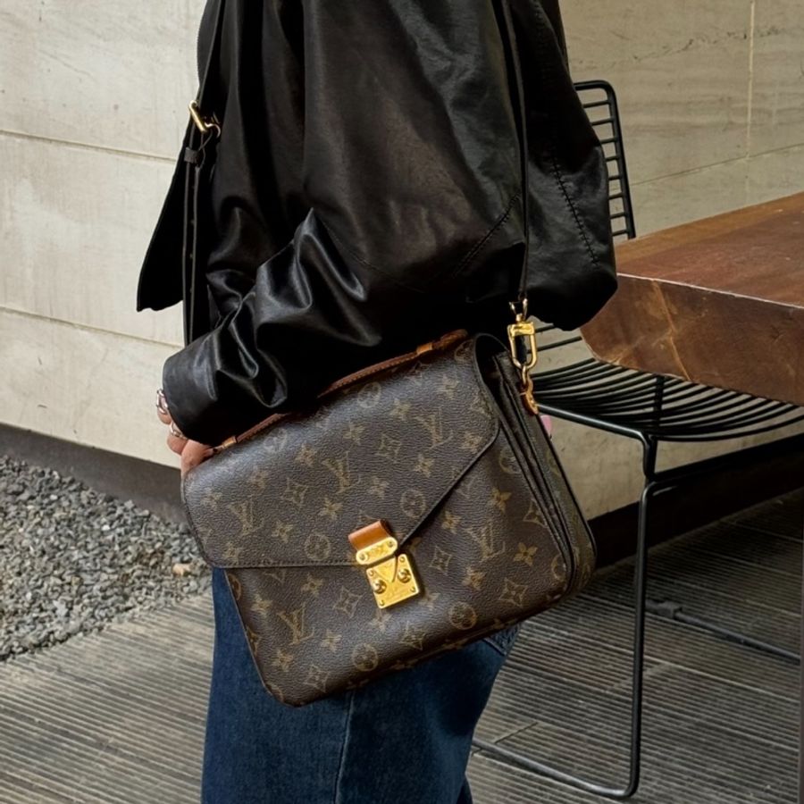 Louis Vuitton 👑 老花郵差包 98新 21年有芯片 不裂-0