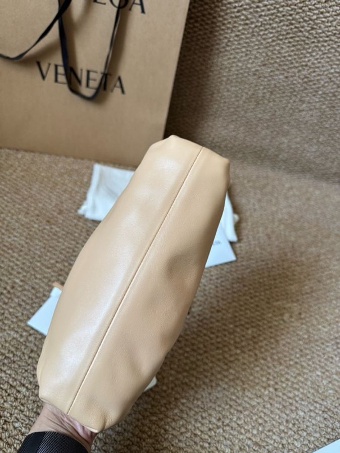 閒置新未使用 BV葆蝶家mini pouch斜跨雲朵包-2