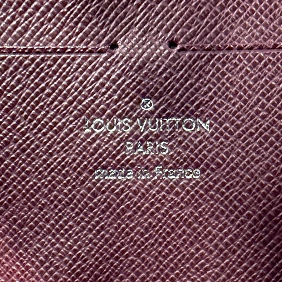 LV Epi Pochette Voyage手拿包-7