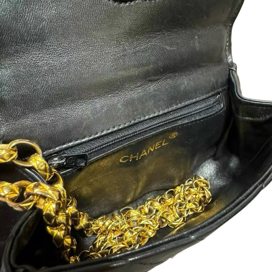 Chanel 琉璃扣黑金雕花鏈條包-6