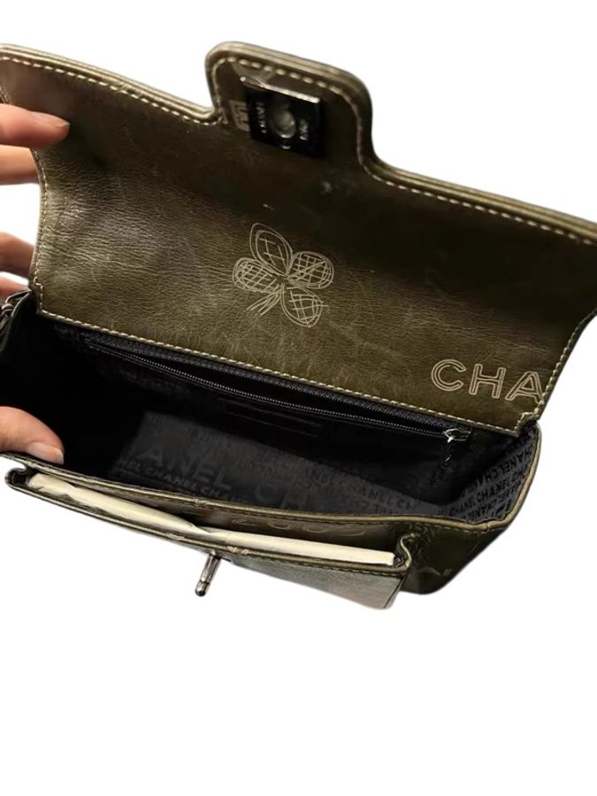 Chanel橄欖綠色浮雕塗鴉cf單肩腋下包-11