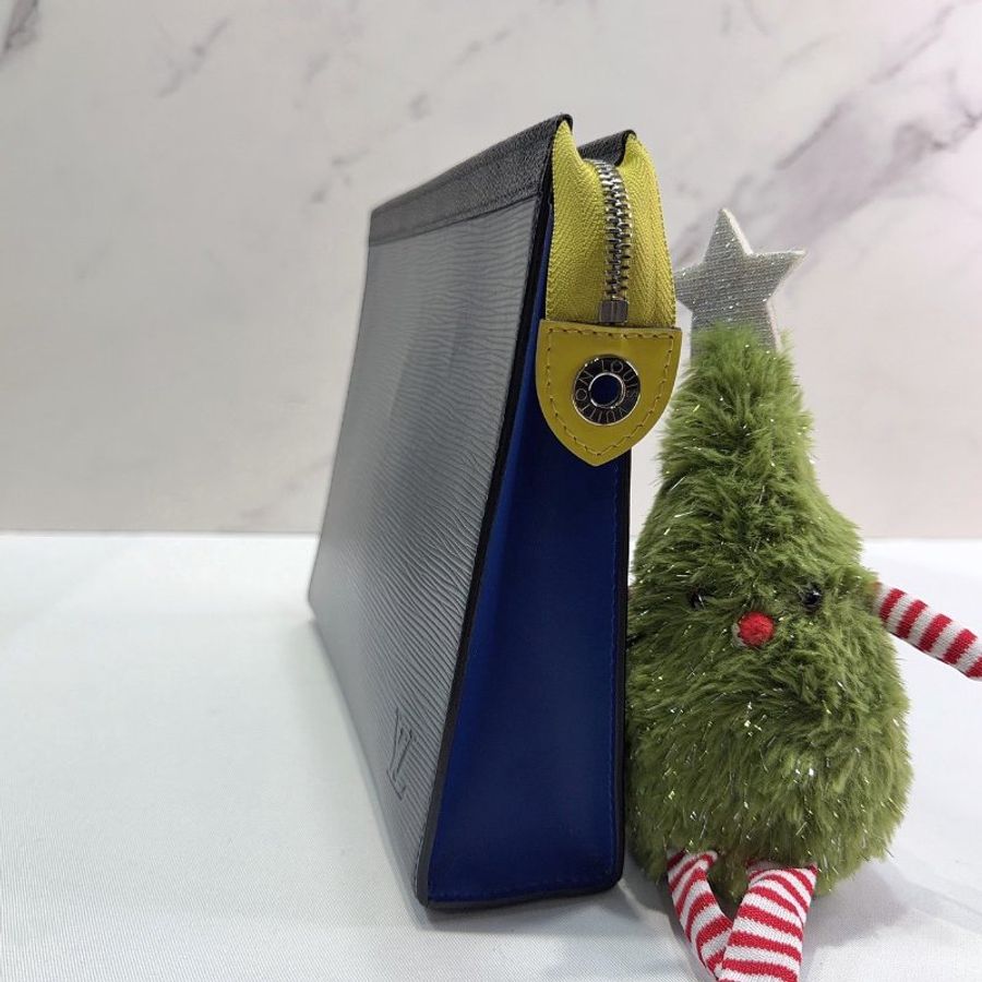 LV 藍色Epi Pochette Voyage手拿包-2