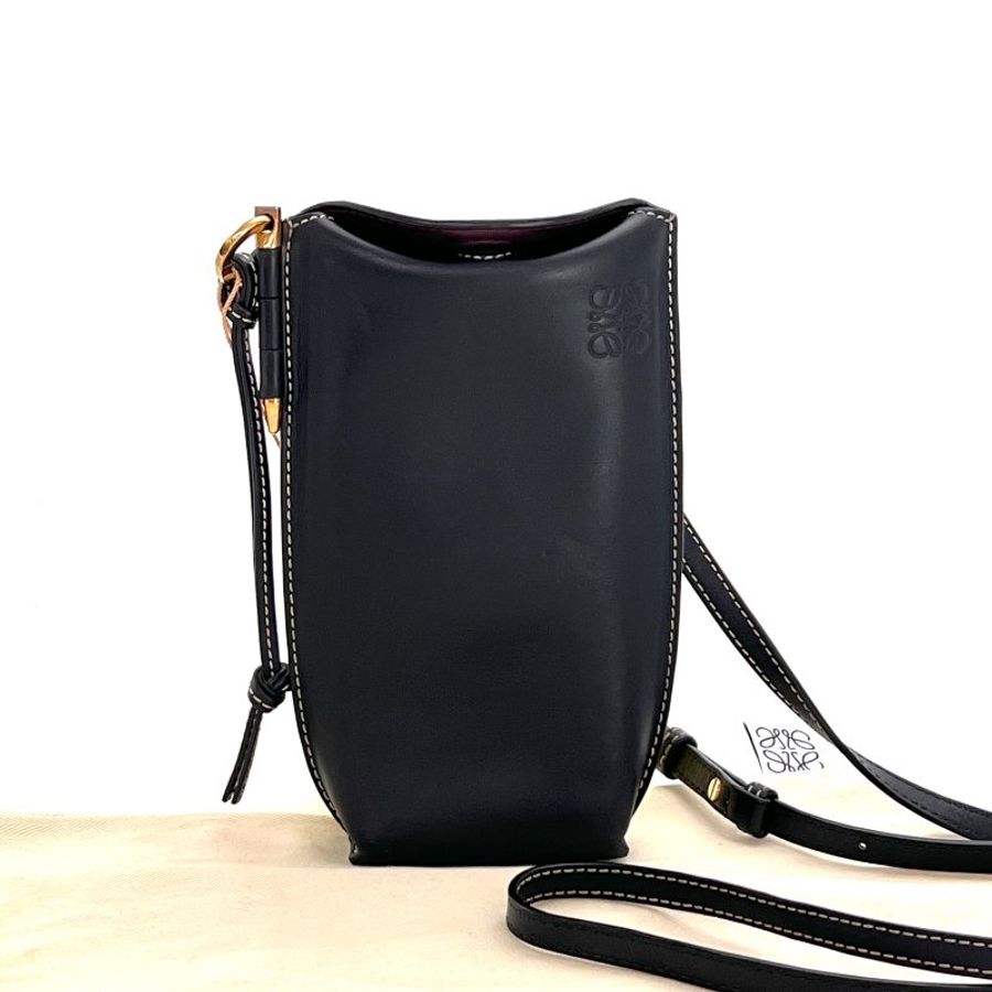 LOEWE GatePocket 黑金手機包 12*18*3 98新配件塵袋-1