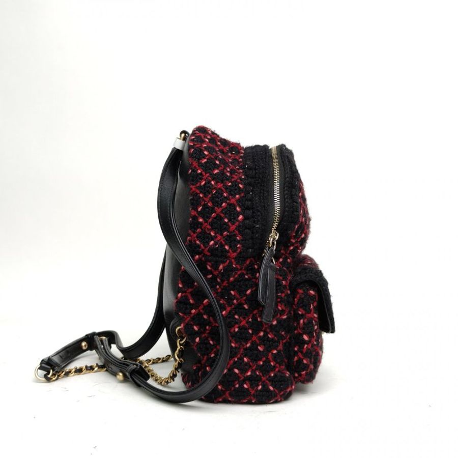 CHANEL 拼色毛呢23開金扣紅黑雙肩肩背包-3