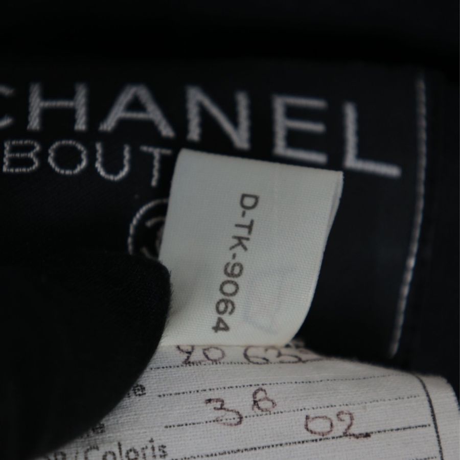 Chanel 88年秀款黑金扣缎面滚边四口袋上衣外套-17