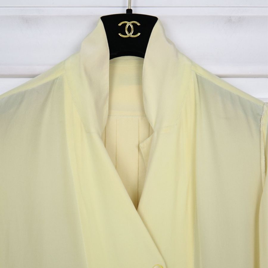Chanel 淡黄色真丝双排金扣长袖衬衫上衣-10