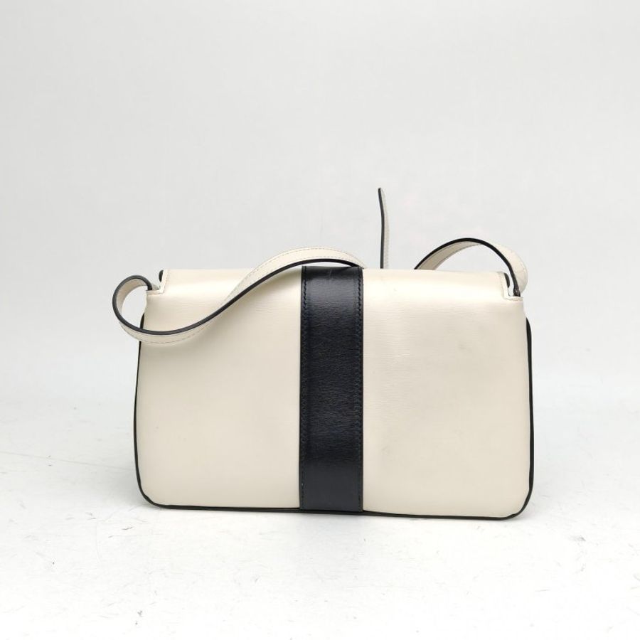 GUCCI Arli小號25黑白牛皮金扣肩背包-2