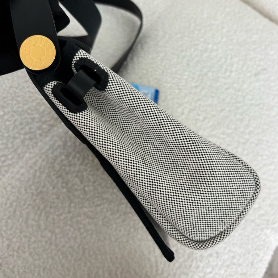 Hermes愛馬仕 herbag mini熊貓拼色斜背包 金扣-1