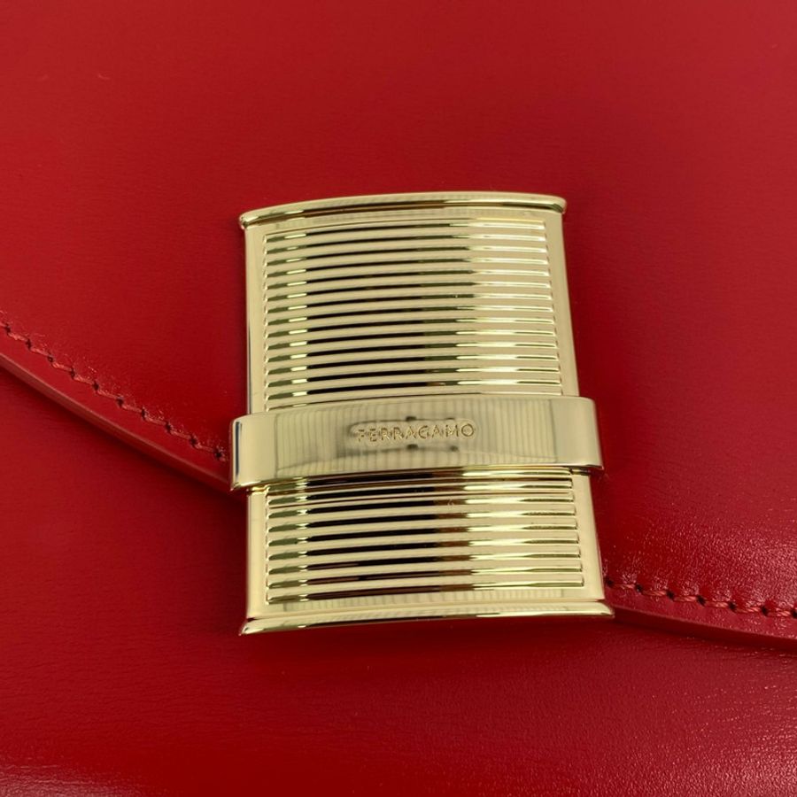 ☆ SALVATORE FERRAGAMO 菲拉格慕 Red Calfskin Asymmetric Shoulder Bag 紅色小牛皮肩背包-267012710-10