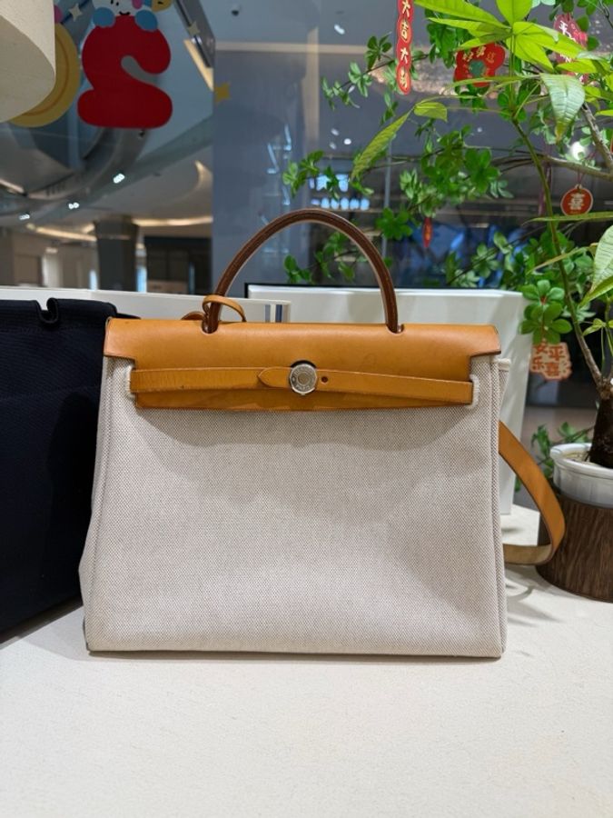 Hermes herbag 31 米白拼棕 銀扣 帆布包 斜挎包 帶可替換 黑色子袋-1