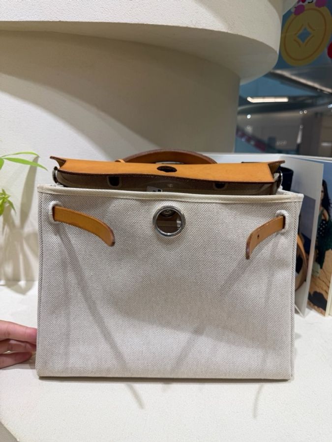 Hermes herbag 31 米白拼棕 銀扣 帆布包 斜挎包 帶可替換 黑色子袋-7