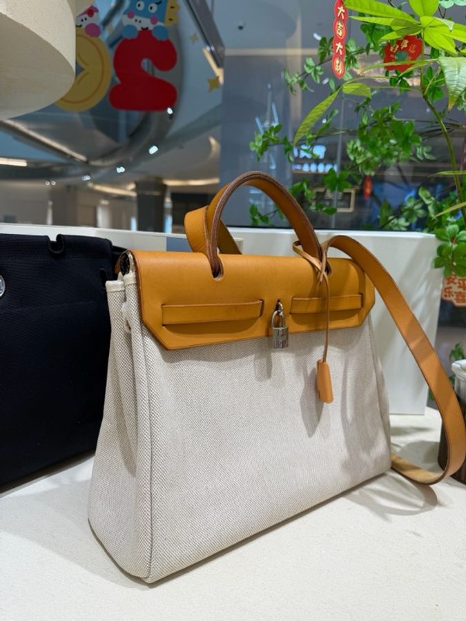 Hermes herbag 31 米白拼棕 銀扣 帆布包 斜挎包 帶可替換 黑色子袋-8