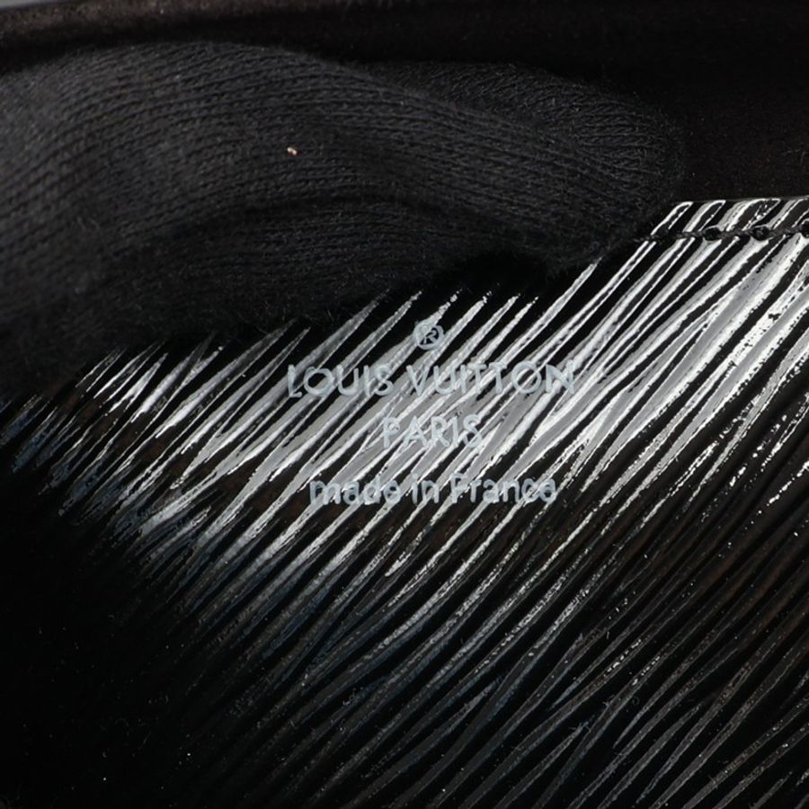 黑色 EPI 水波紋牛皮 Twist MM 肩背包【LOUIS VUITTON LV 路易威登】 品番不明-3