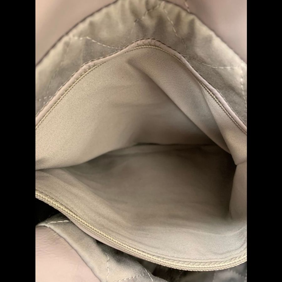 Chanel medium 22Bag 淺灰-5