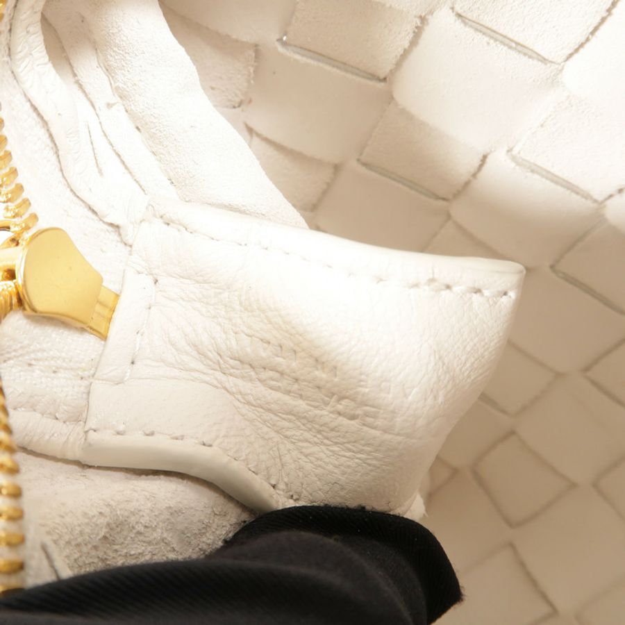 BOTTEGA VENETA 羊皮皮革Mini Loop肩背袋-7