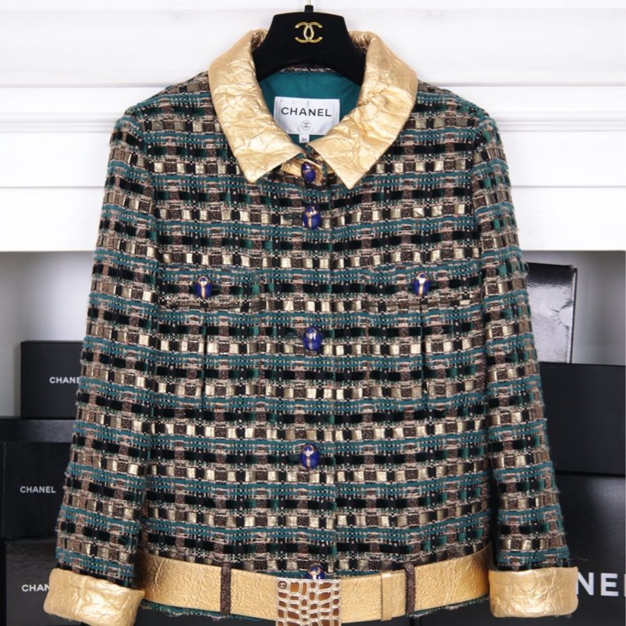Chanel 19年埃及系列秀款圣甲虫蓝扣腰带金领外套套装-0