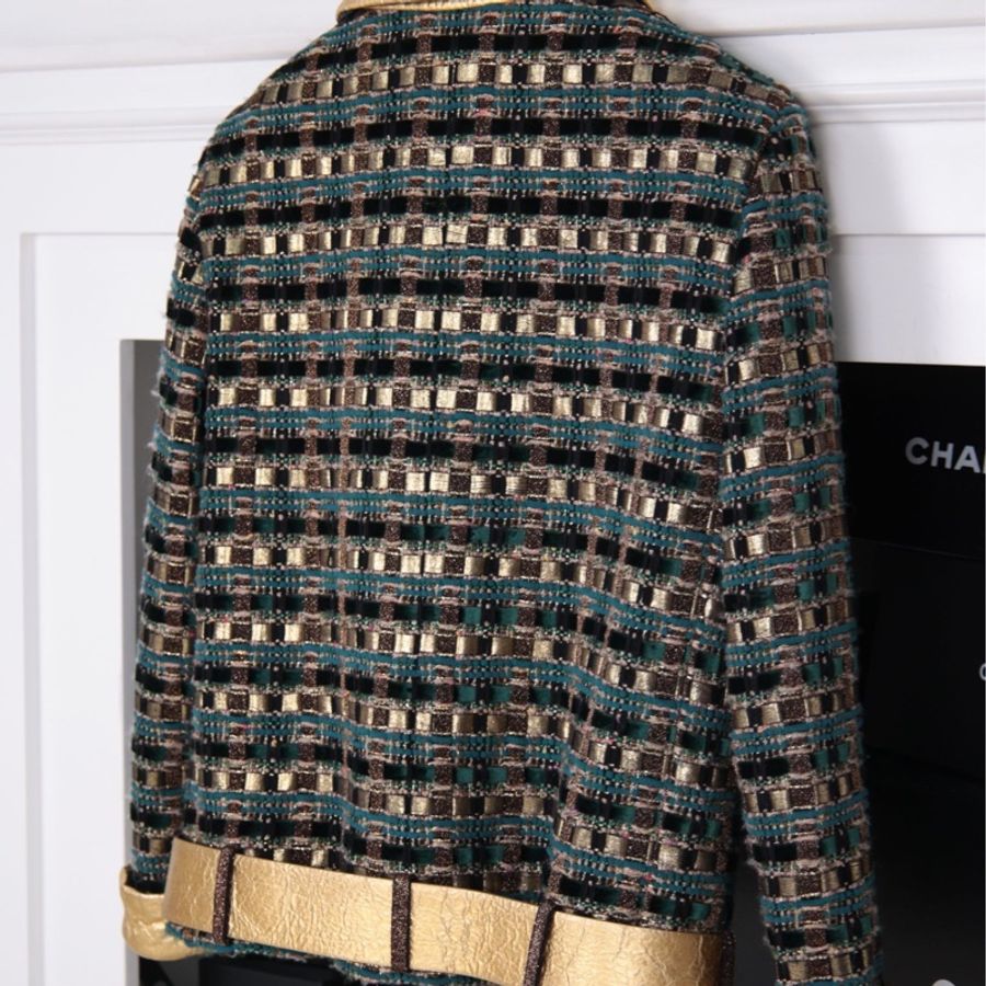 Chanel 19年埃及系列秀款圣甲虫蓝扣腰带金领外套套装-7
