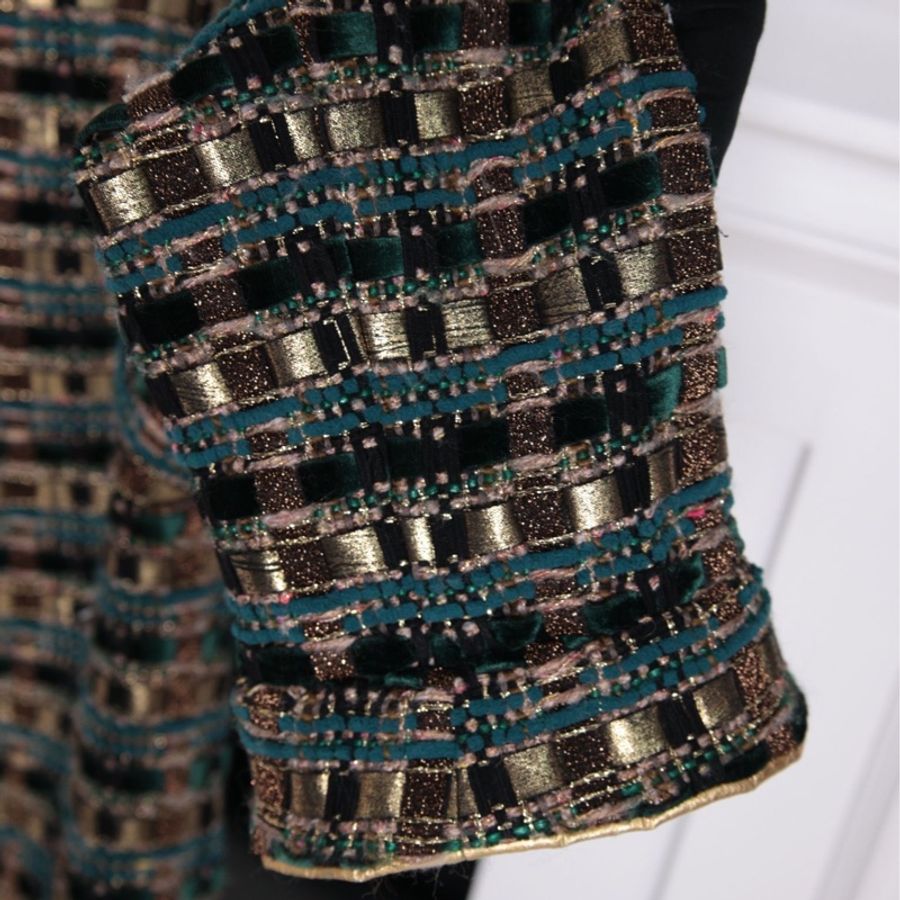 Chanel 19年埃及系列秀款圣甲虫蓝扣腰带金领外套套装-40