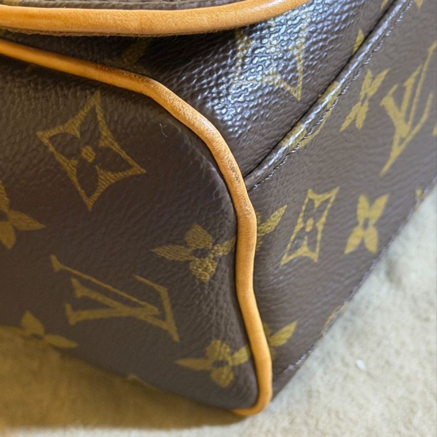 Louis Vuitton 經典字紋斜背王建民書包 扣環的包膜還在-7