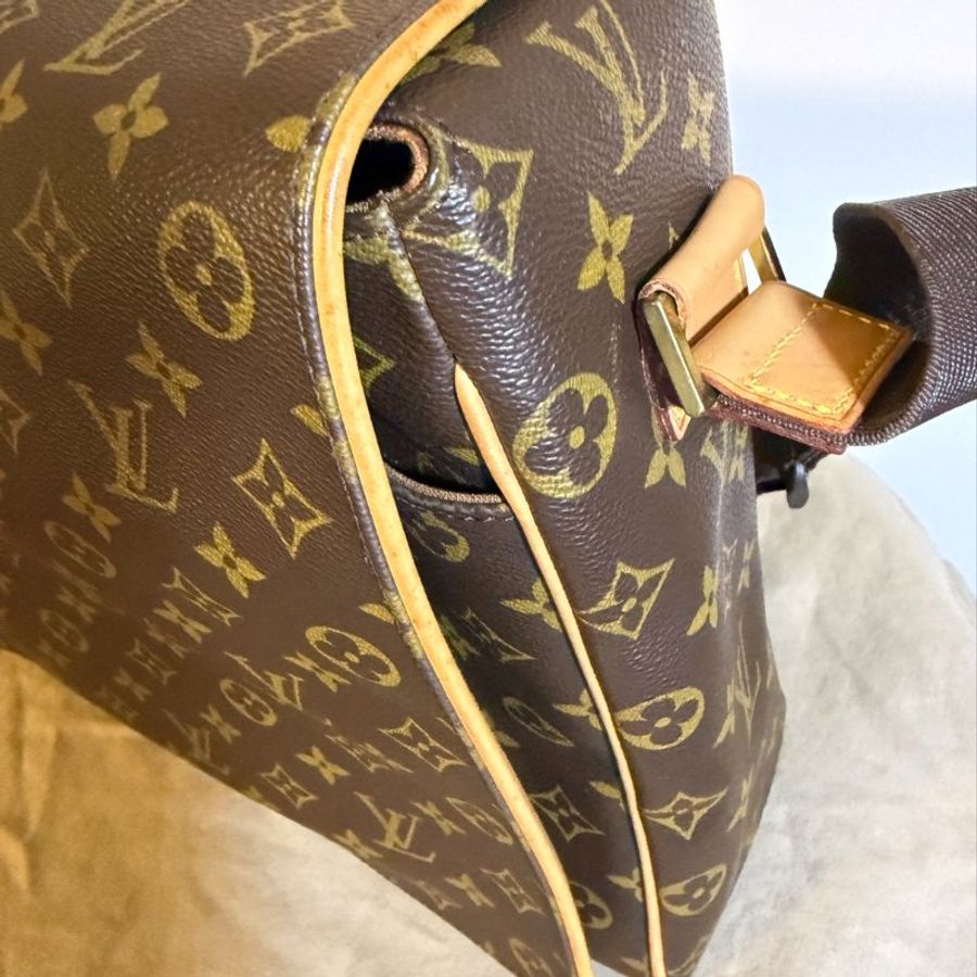 Louis Vuitton 經典字紋斜背王建民書包 扣環的包膜還在-15