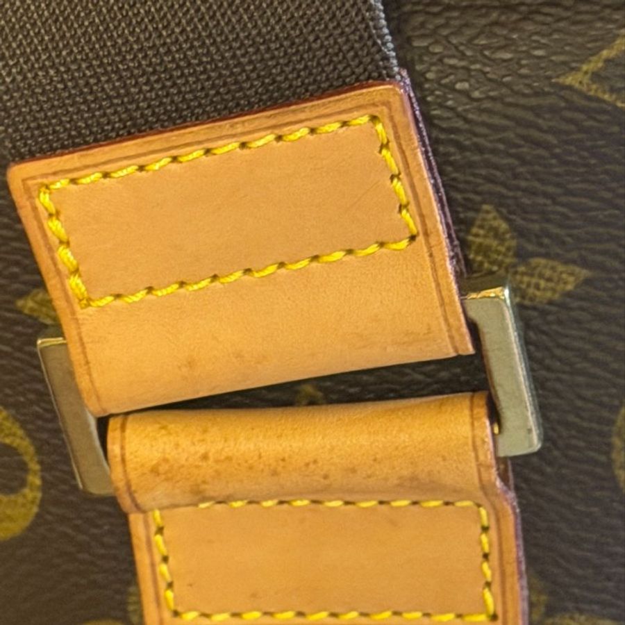 Louis Vuitton 經典字紋斜背王建民書包 扣環的包膜還在-22