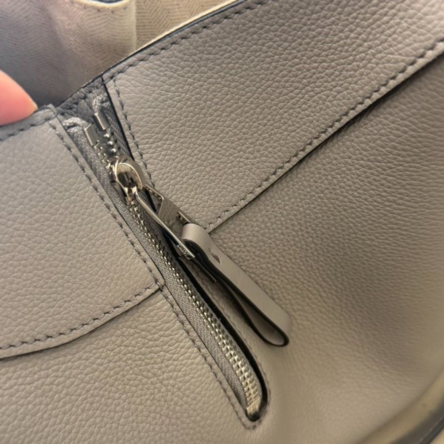 🩶【二手精品轉讓|LOEWE 小包|灰色|狀況佳】🩶-9