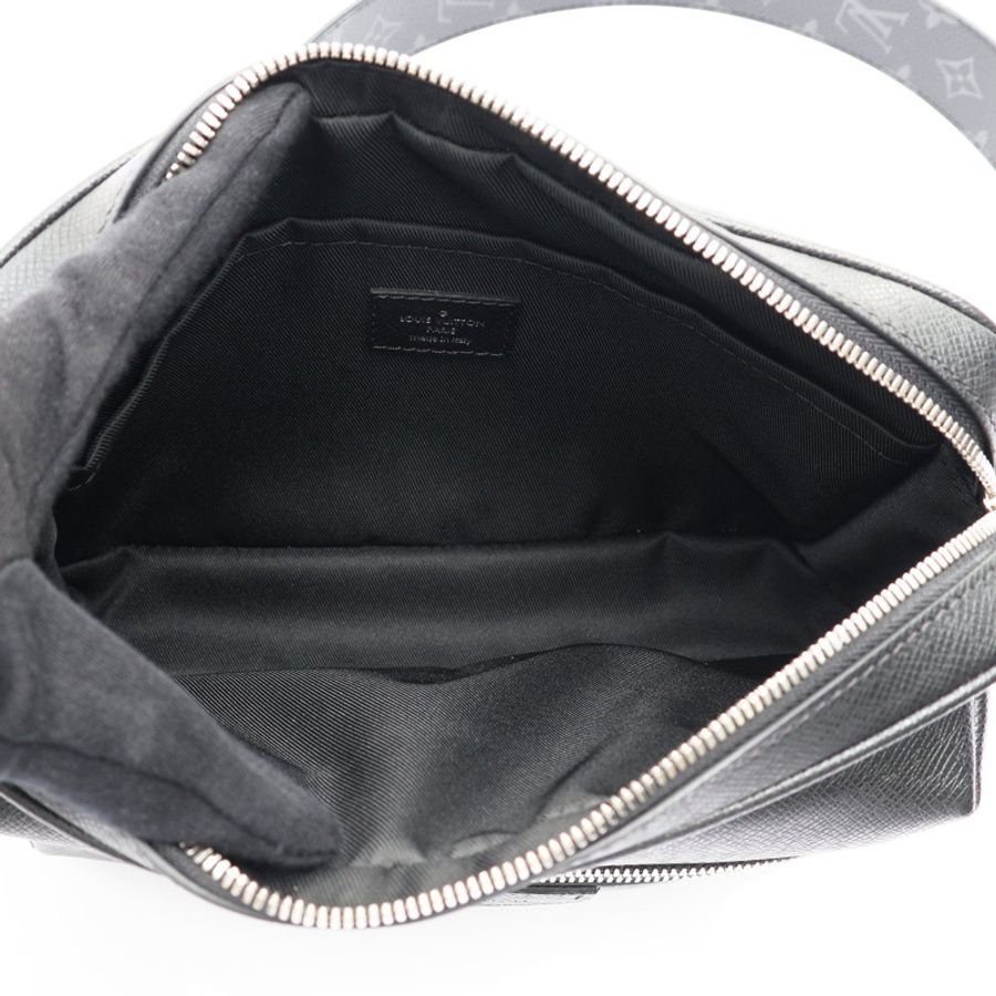 黑色 原花帆布 Outdoor Messenger PM 肩背包【LOUIS VUITTON LV 路易威登】 M30233-2