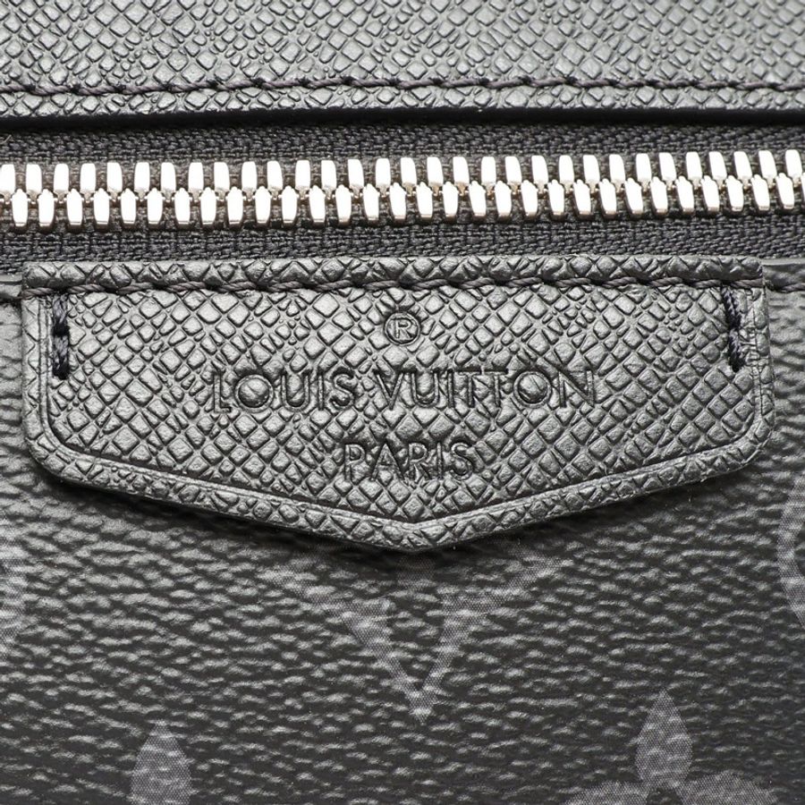 黑色 原花帆布 Outdoor Messenger PM 肩背包【LOUIS VUITTON LV 路易威登】 M30233-5