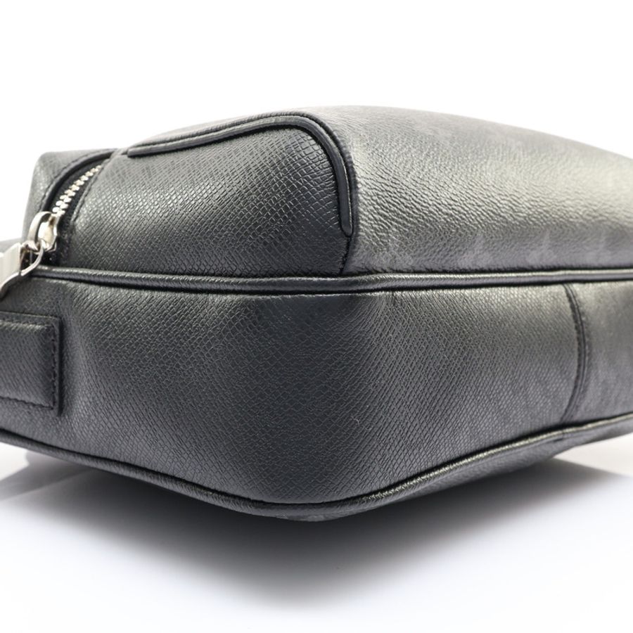 黑色 原花帆布 Outdoor Messenger PM 肩背包【LOUIS VUITTON LV 路易威登】 M30233-9