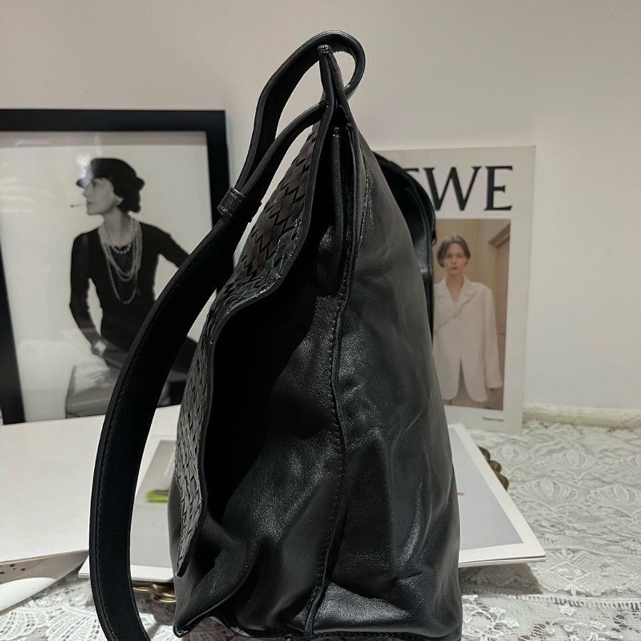 bv葆蝶家 黑色編織斜挎包 閒置保存品-3