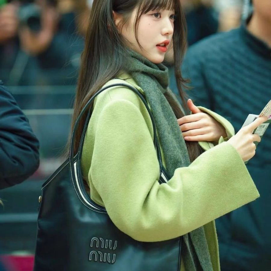 Miu Miu 直立式托特包-1