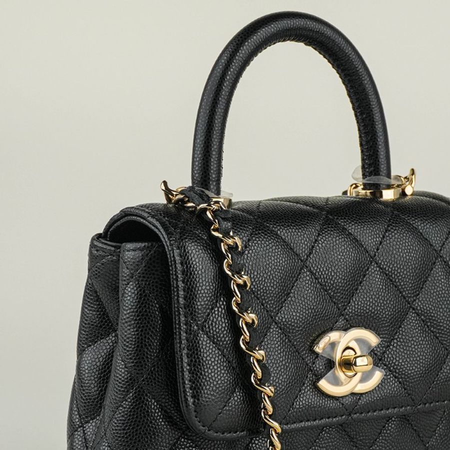🖤 鑒定師的收藏 🖤 香奈兒 Coco Handle 迷你手柄包 黑色金扣 魚子醬牛皮|CHANEL Nano【 舉手投足間,盡顯頂級存在 】-2