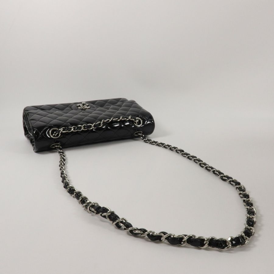 CHANEL 漆皮皮革Classic 25鏈帶肩背袋-10