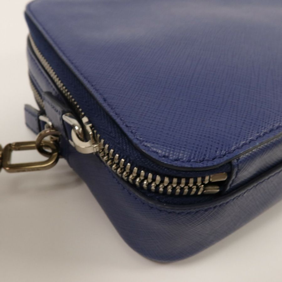 PRADA Saffiano皮革Double-Zipper Clutch手拿包-15