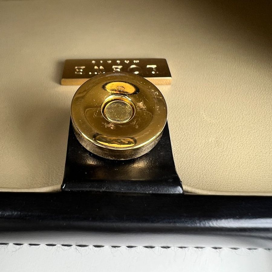 KÉSH 凱仕精品|LOEWE 博物館包 黑色小牛皮手提包|Mini Museo Tote Bag |黑色 Mini Tote 小方包-23