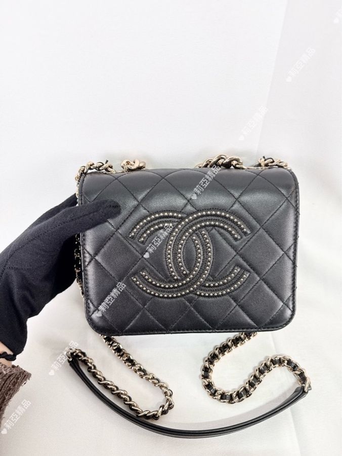 莉亞精品♡ Chanel AS1514 鉚釘口蓋包 二手美包-2