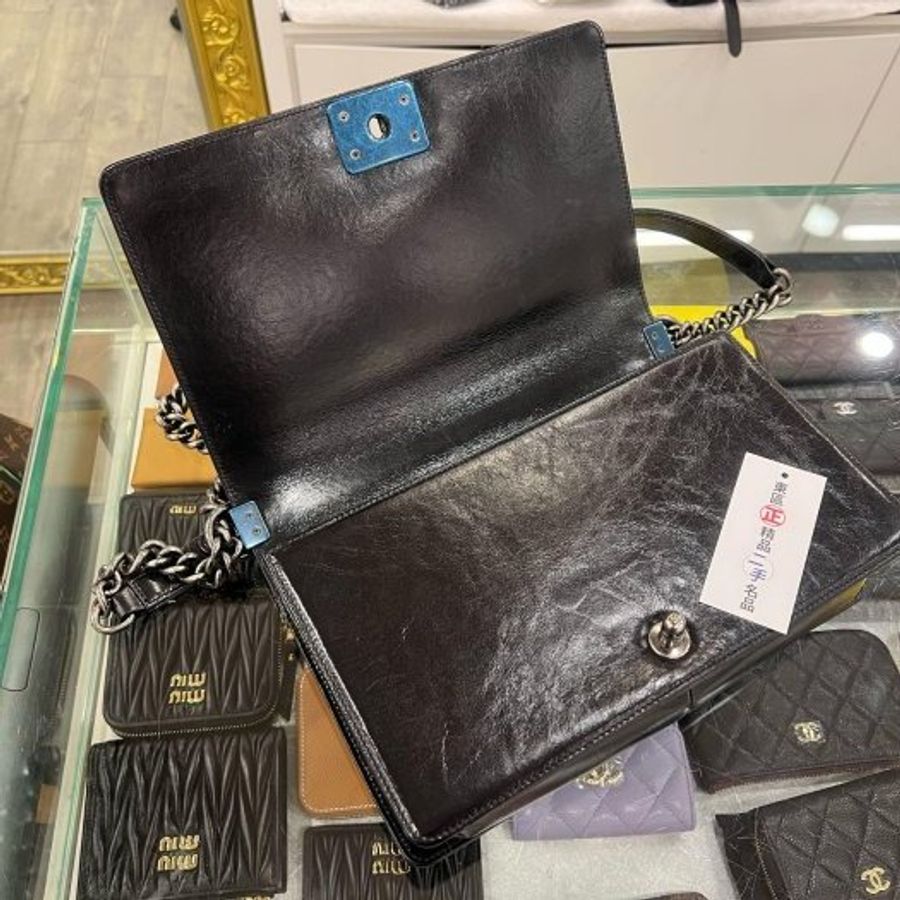 東區正精品㊣CHANEL A92193 Boy 28cm 香奈兒黑色仿舊牛皮銀鍊皮穿鍊肩背包斜背包 RZ6510-3