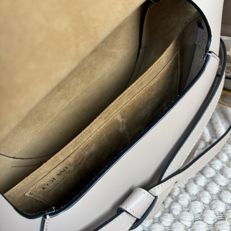Loewe羅意威 Gate mini馬鞍包 沙色 寬肩帶蝴蝶結 斜背包-8