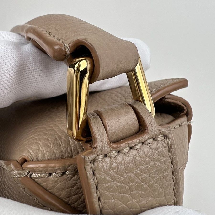 KÉSH 凱仕精品|LOEWE Mini Puzzle Bag 燕麥色斜背包|羅威迷你拼圖包 Light Oat 小牛皮肩背包|金釦兩用包-23