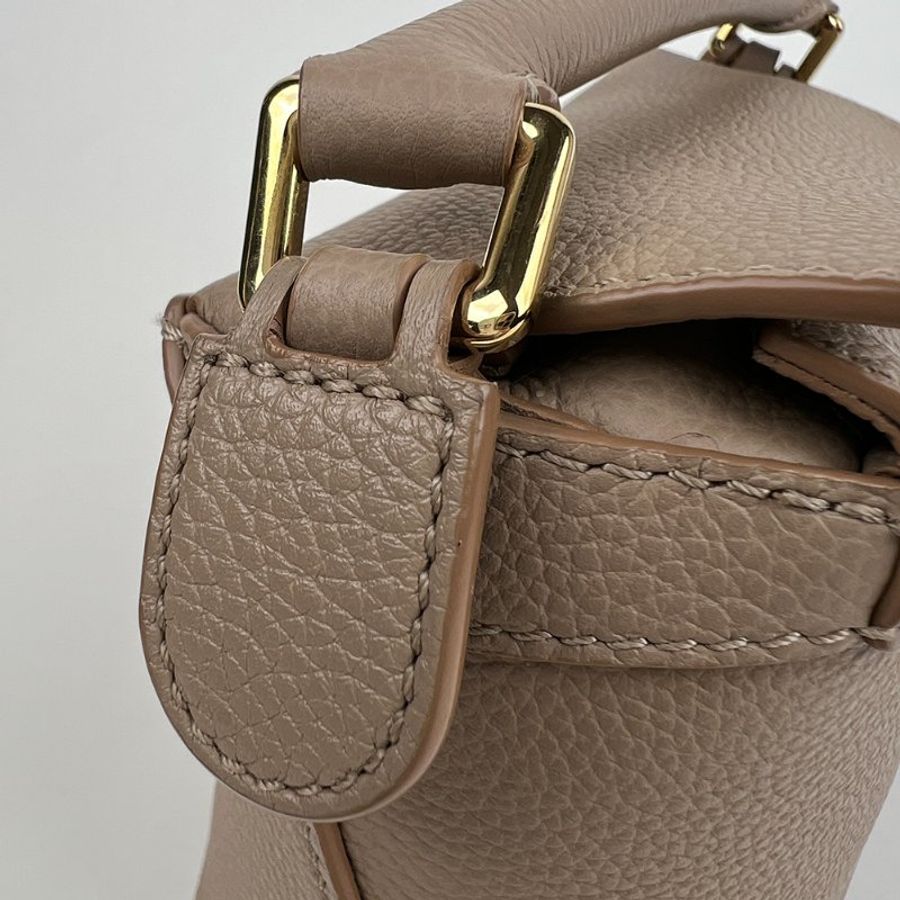 KÉSH 凱仕精品|LOEWE Mini Puzzle Bag 燕麥色斜背包|羅威迷你拼圖包 Light Oat 小牛皮肩背包|金釦兩用包-26