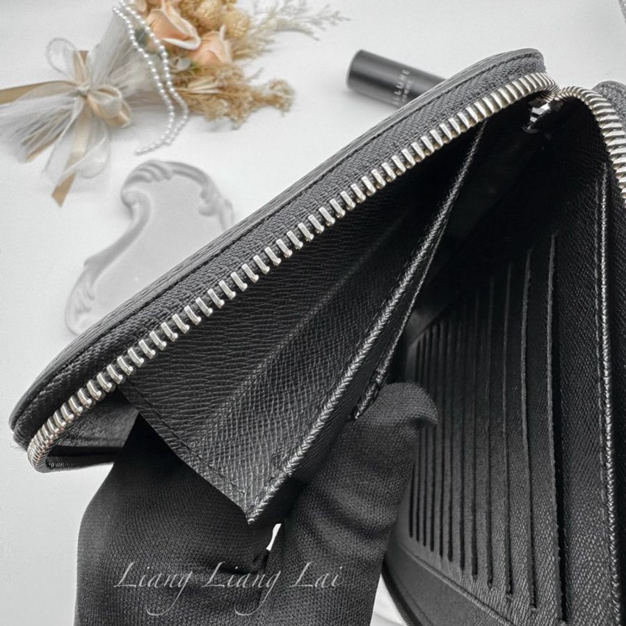 LOUIS VUITTON LV Taïga Zippy Organizer 灰黑色拉鍊手拿長夾|商務收納夾-14
