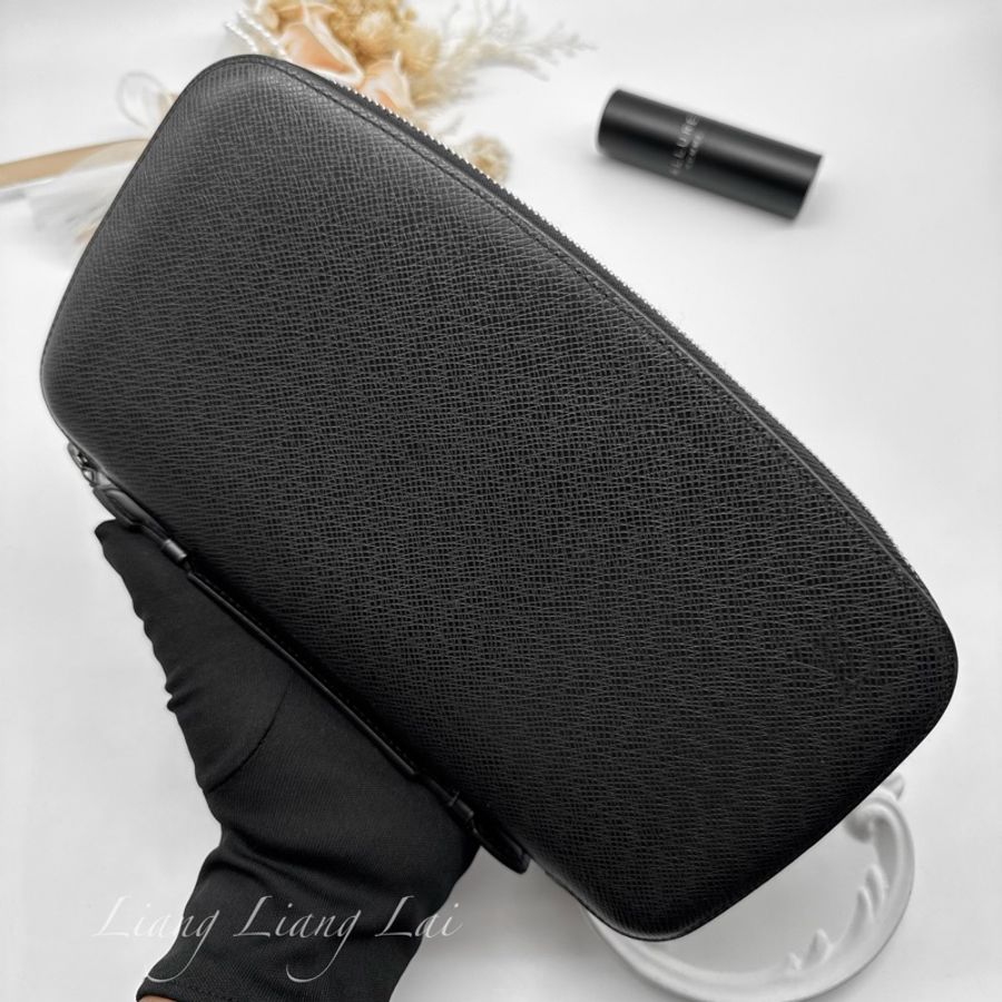 LOUIS VUITTON LV Taïga Zippy Organizer 灰黑色拉鍊手拿長夾|商務收納夾-18