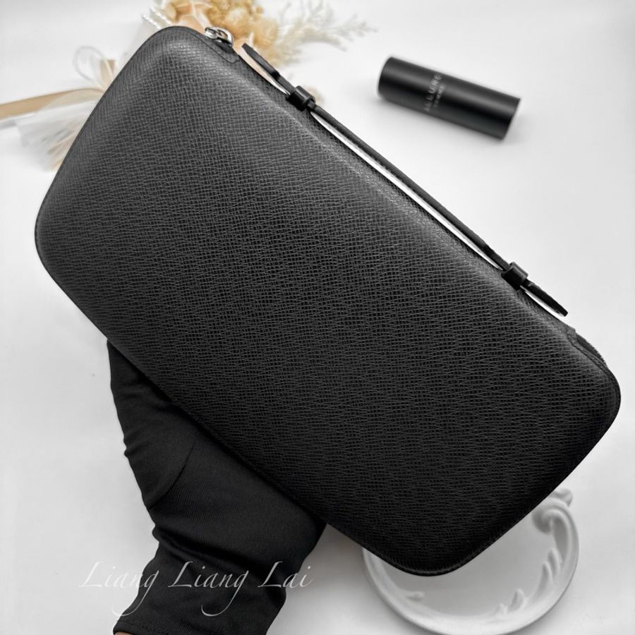 LOUIS VUITTON LV Taïga Zippy Organizer 灰黑色拉鍊手拿長夾|商務收納夾-19