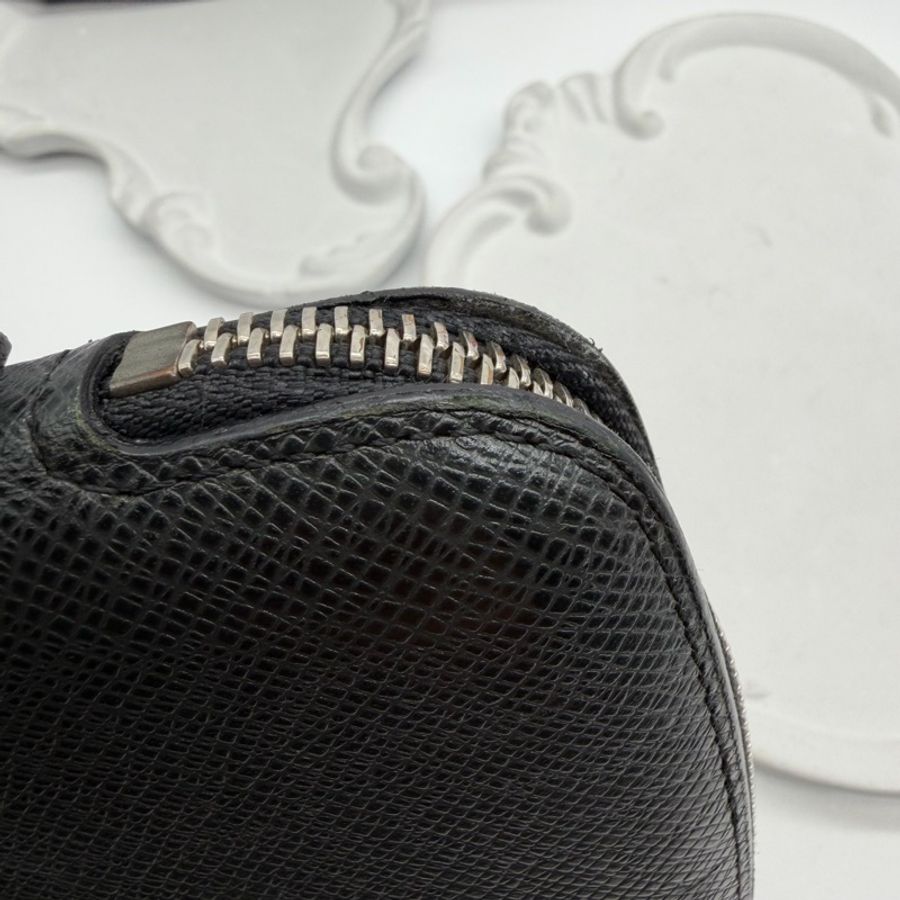 LOUIS VUITTON LV Taïga Zippy Organizer 灰黑色拉鍊手拿長夾|商務收納夾-31