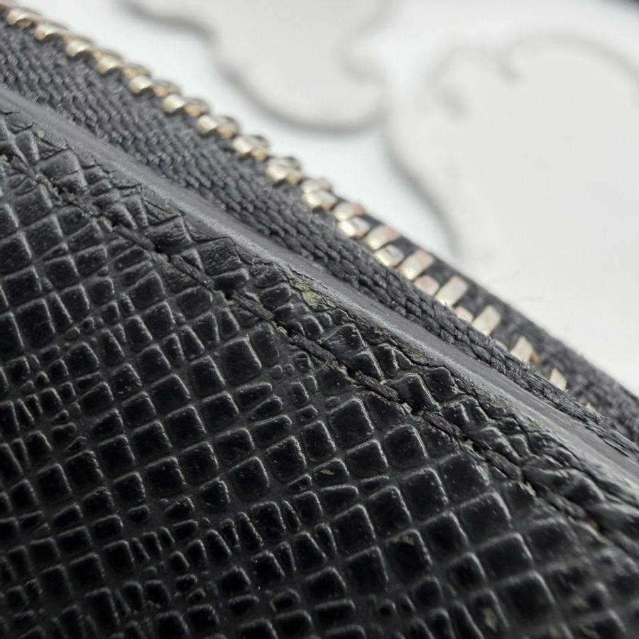 LOUIS VUITTON LV Taïga Zippy Organizer 灰黑色拉鍊手拿長夾|商務收納夾-32