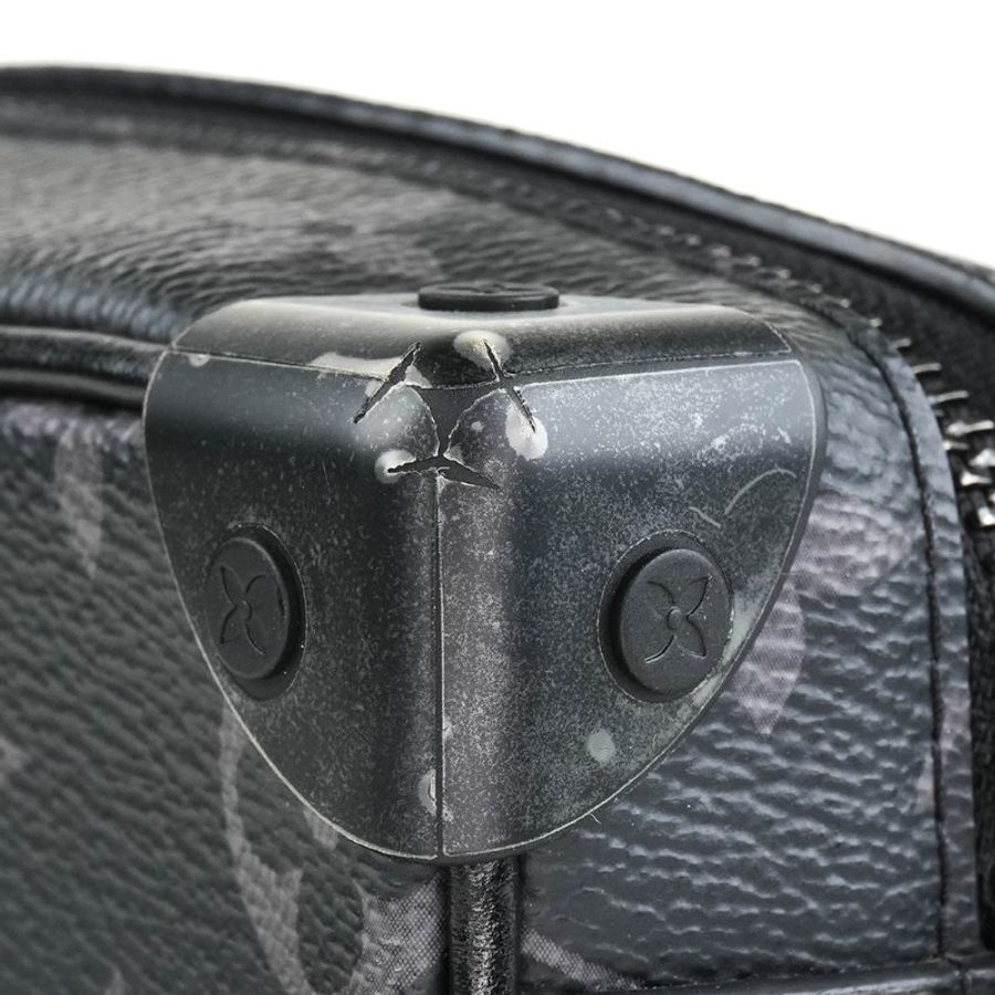 KÉSH 凱仕精品|近全新 Louis Vuitton Mini Soft Trunk 黑灰老花斜背包|LV Monogram 迷你硬箱包|黑色五金鏈條包-11