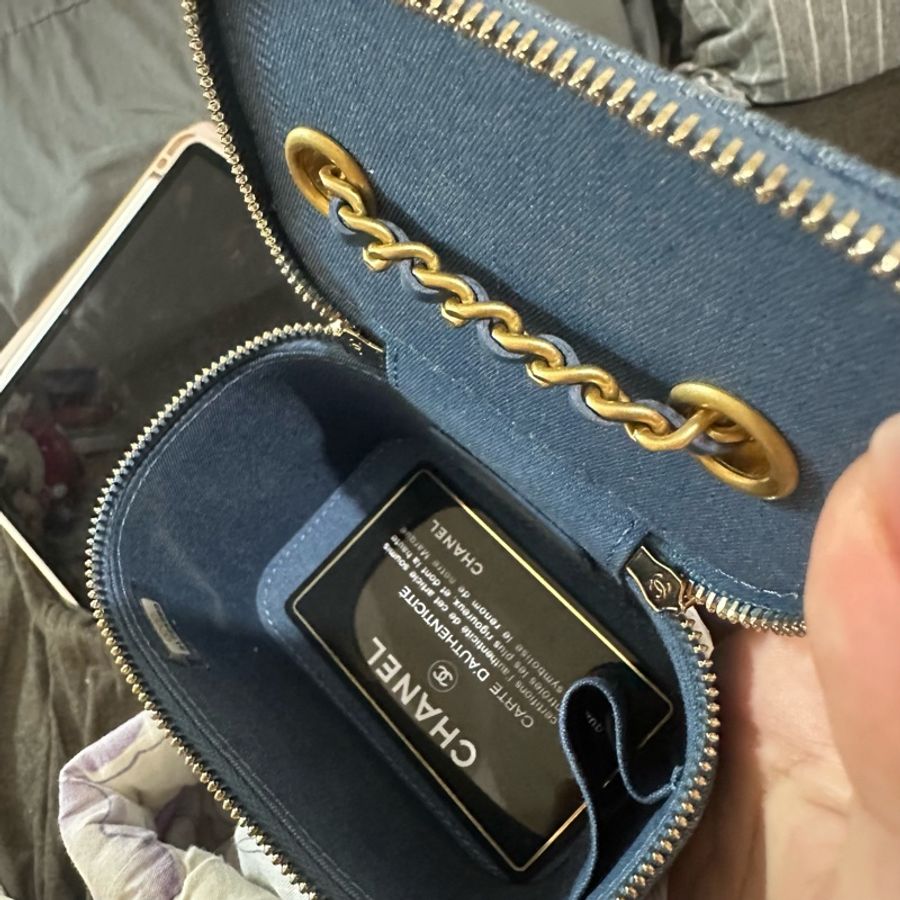 Chanel 牛仔金球小方盒 31開、卡標存-7