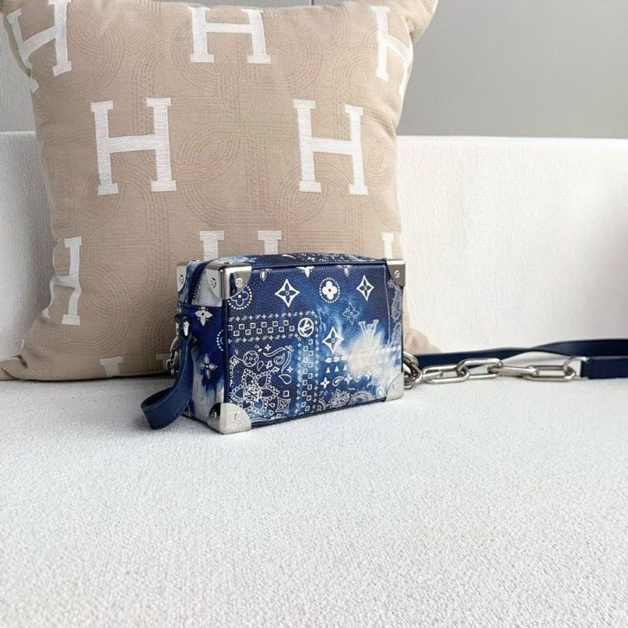LV Soft Trunk藍色 盒子包 芯片款 18*12*8 9新 配件塵袋-3