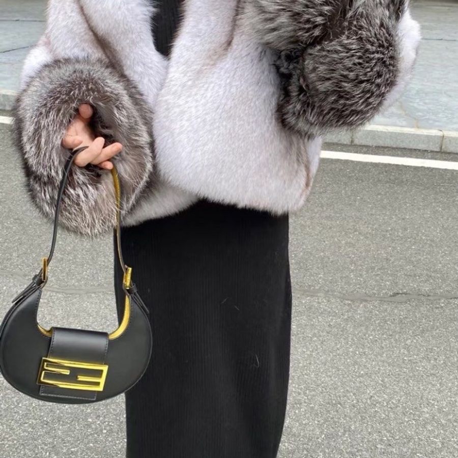 Fendi Cookie腋下包 牛皮mini 黑色 22 x 17.5 x 4.5 9新 配件塵袋 購證 盒-1